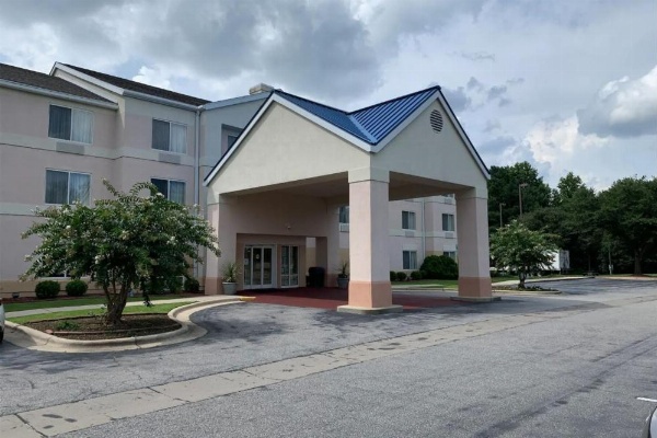 Country Inn & Suites by Radisson, Fayetteville I-95, NC image 14